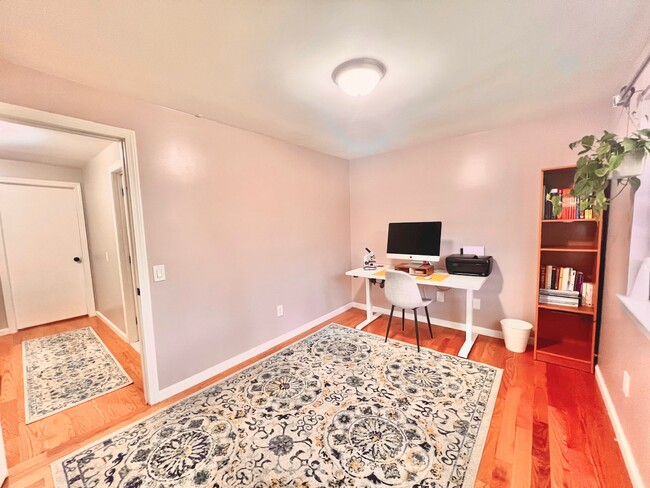 Building Photo - 410 Farmington Ave