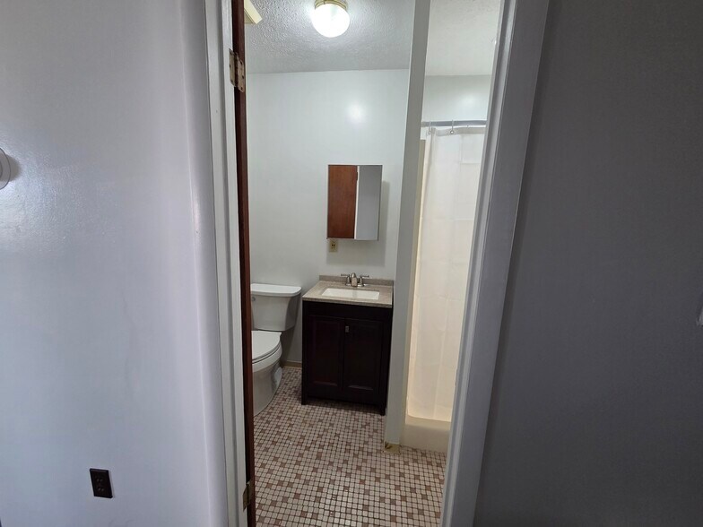 Building Photo - 739 2nd St