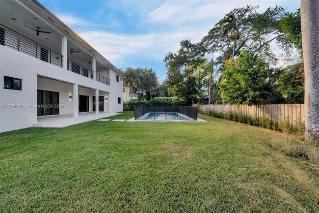 Building Photo - 6401 SW 84th St