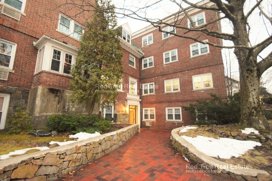 Building Photo - 2018 Commonwealth Ave