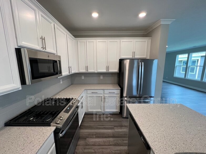 Building Photo - 1674 Garwood Dr