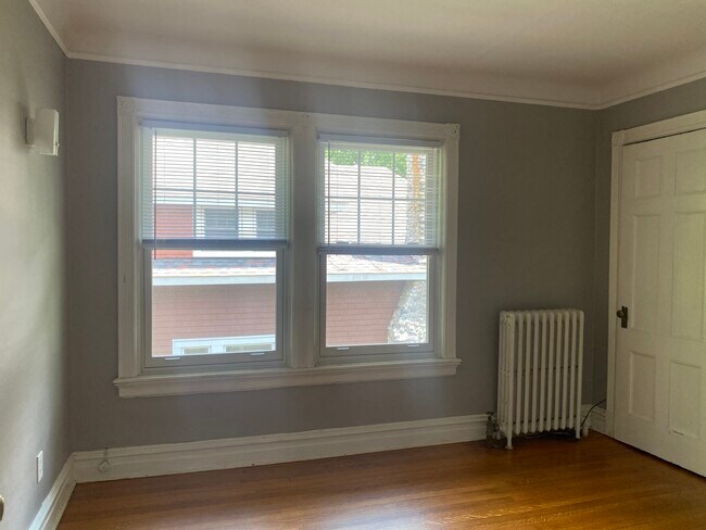 Building Photo - 104 Manning Blvd