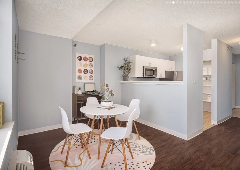 Building Photo - 443 E Ohio St