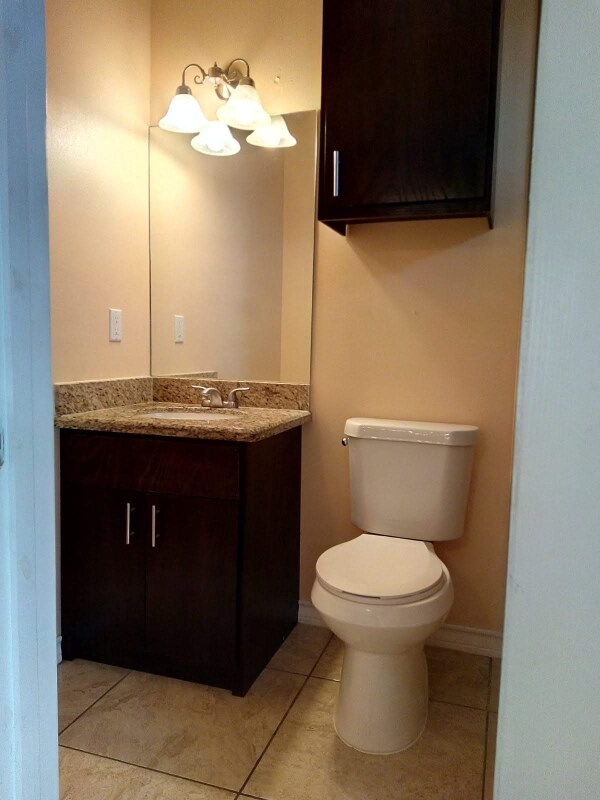 Building Photo - 1302 Quitaca Dr