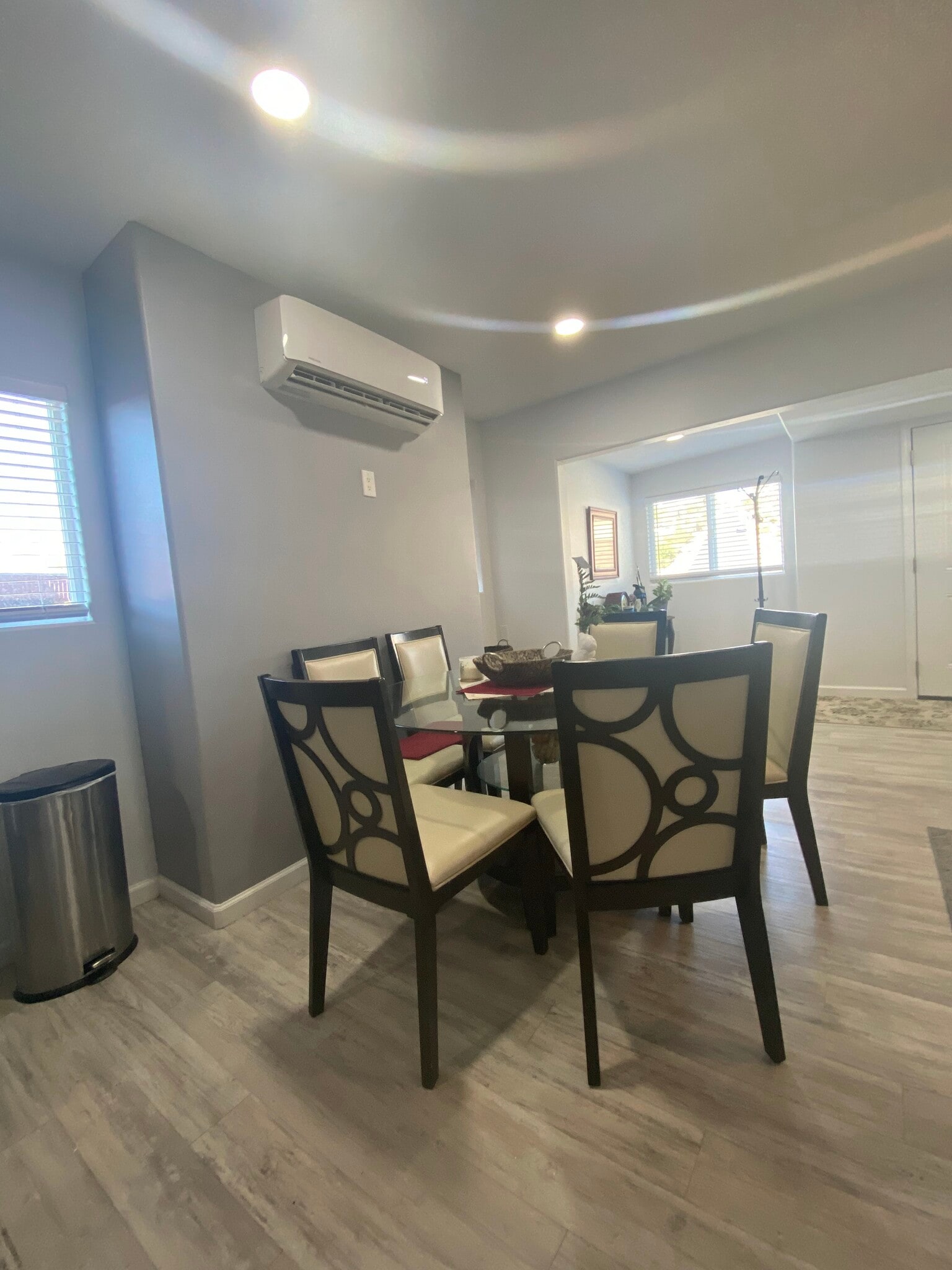 Dining space - 9234 -9236 Winter Gardens Blvd