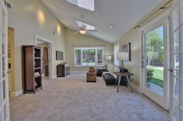 Building Photo - 1957 James Pl