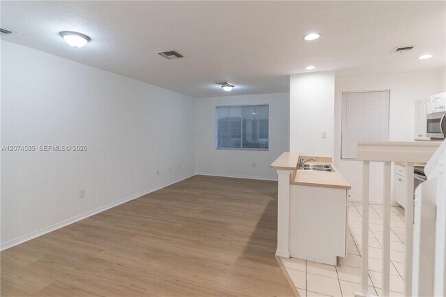 Building Photo - 6061 SW 19th Ct