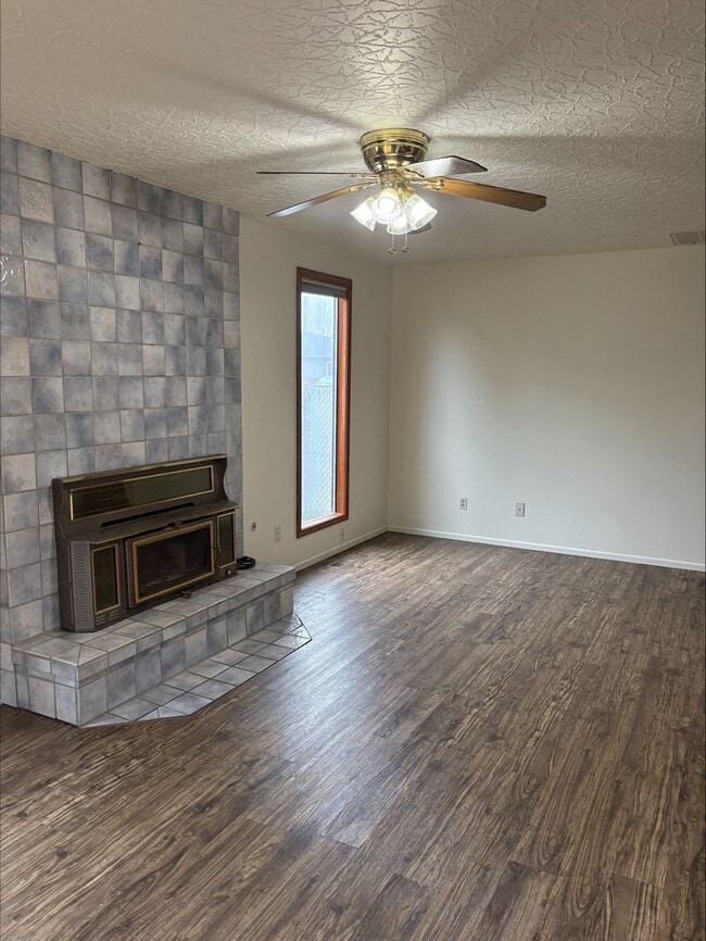 Building Photo - Felida 4 Bedroom with ADA bathroom