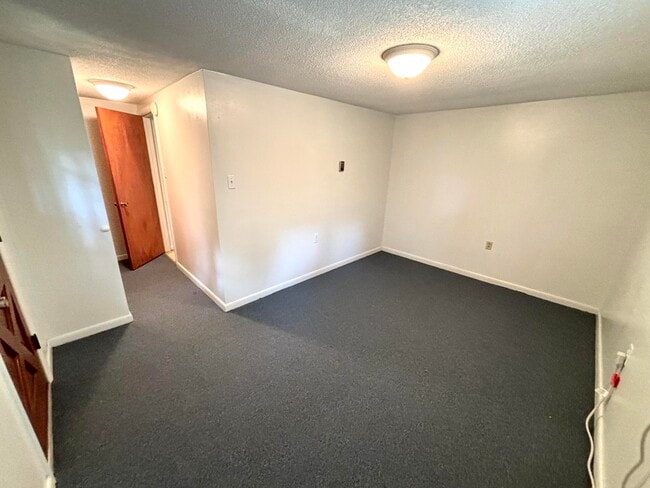 Building Photo - 1405 Webb Ridge Rd