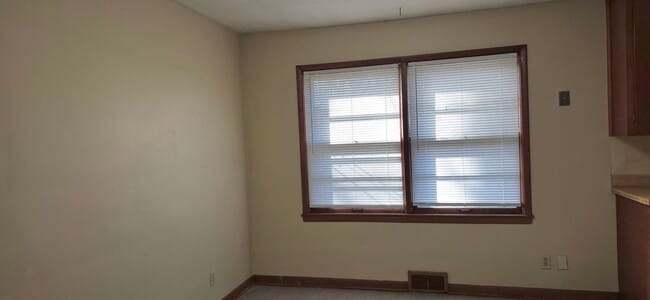 Building Photo - 2 bedroom Home near Mercy Hospital!!  $1095!