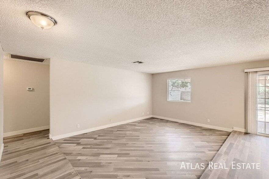 Building Photo - 5370 Bridgette Way