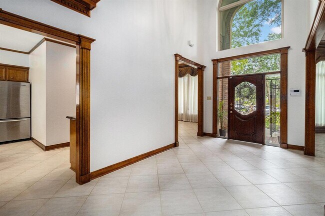 Building Photo - 8007 Vintage Creek Dr