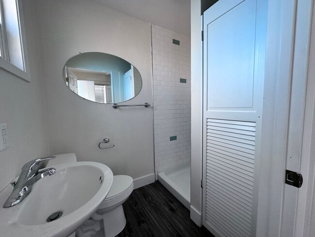 Building Photo - 536 14th St