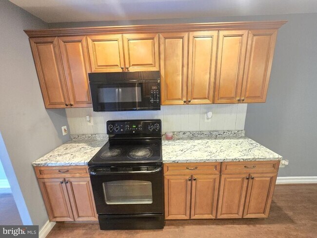 Building Photo - 3 Bedroom Pasadena Home