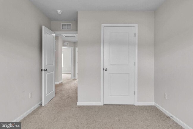 Building Photo - 3148 White Tail Dr