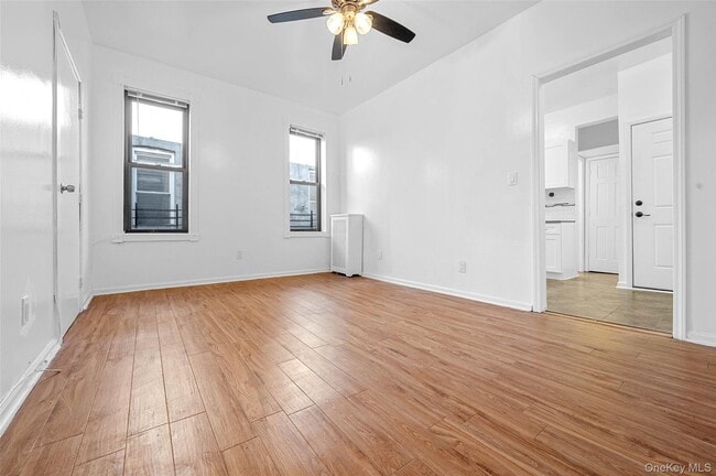 Building Photo - 933 Saratoga Ave