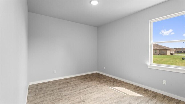 Building Photo - 12624 E Hefner Rd