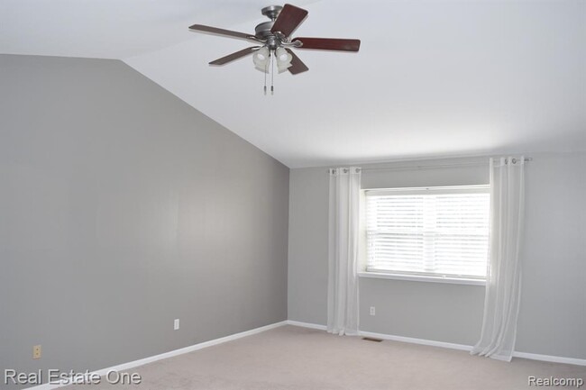 Building Photo - 1272 Poppy Hill Dr