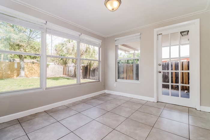 Building Photo - 2250 Norman Dr