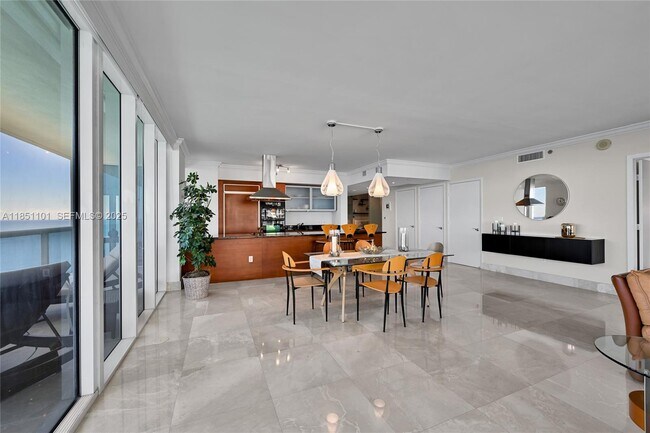 Building Photo - 1830 S Ocean Dr