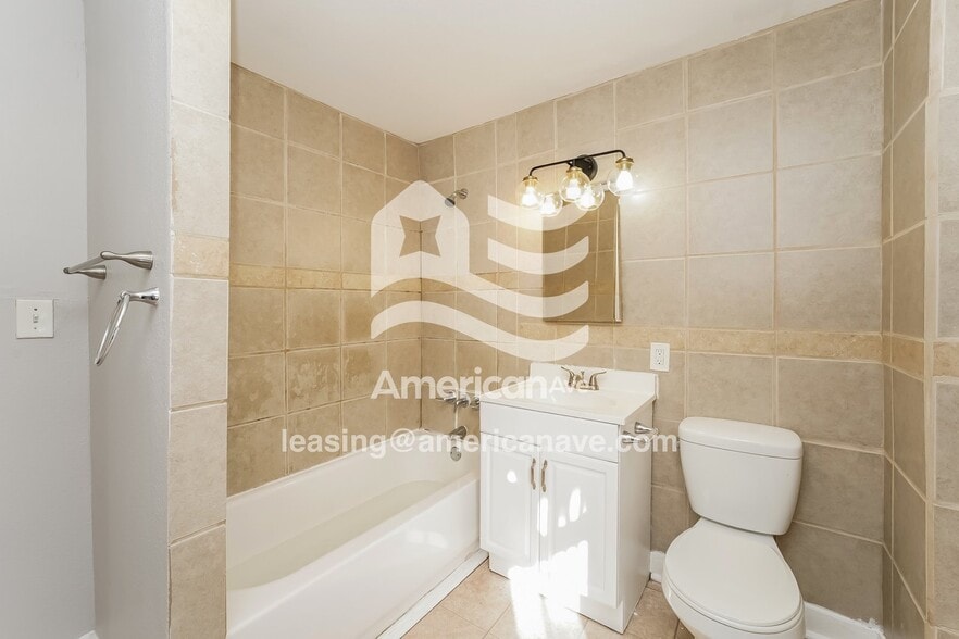 Building Photo - 400 Noble Ave