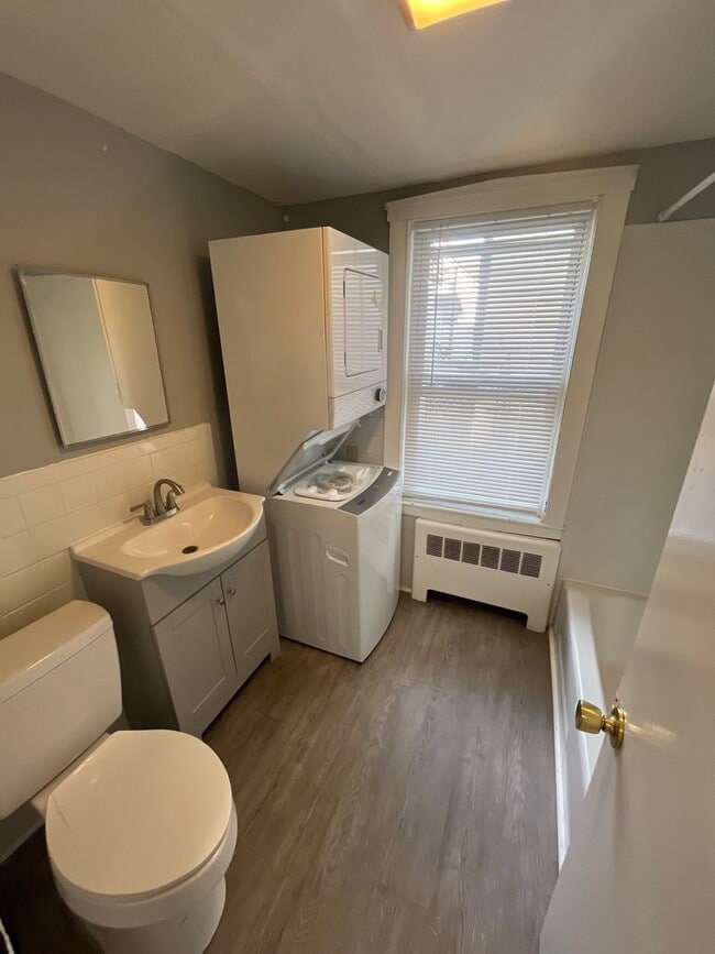 Building Photo - 36 Fisher St