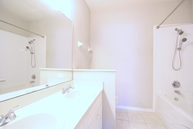 Building Photo - 4742 NW 79th Rd