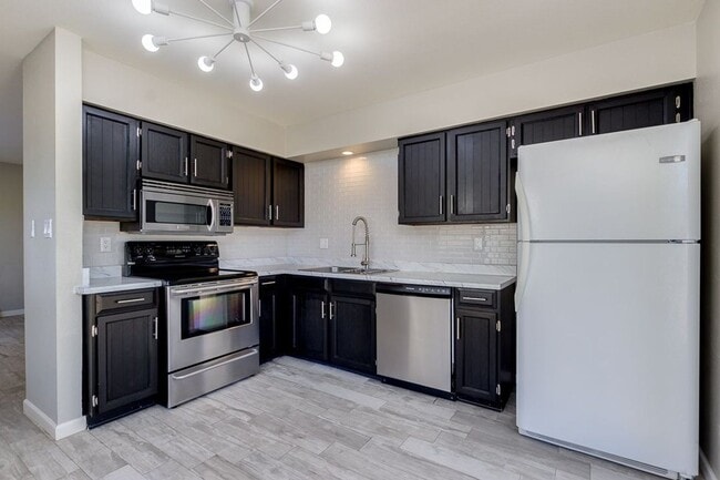 Building Photo - Modern 3 BD 2 BA Home on Mesa/Chandler/Tempe Border!