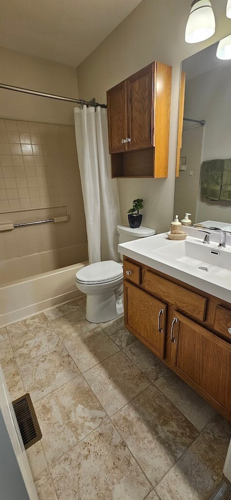 Building Photo - 450 Rosewood Crossing