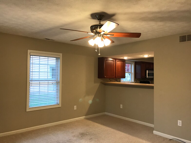 Building Photo - 1319 Cobble Creek Cir