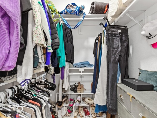 Building Photo - 3517 Mission St