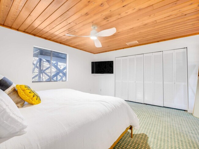 Building Photo - 5537 Pelican Way