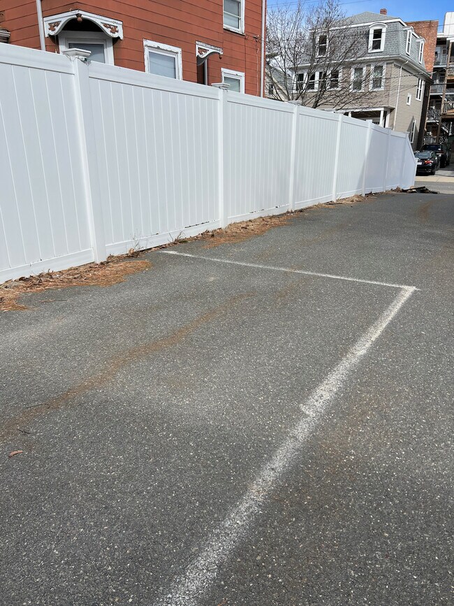 Building Photo - 102 Salem St