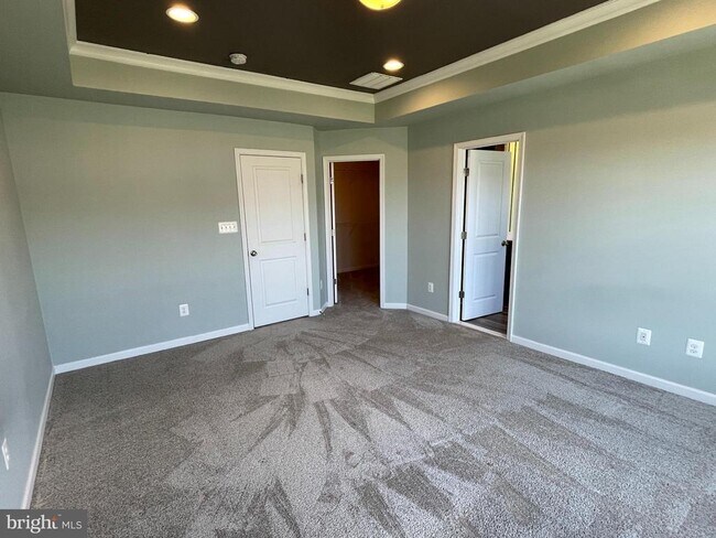 Building Photo - 419 Foxglove Way