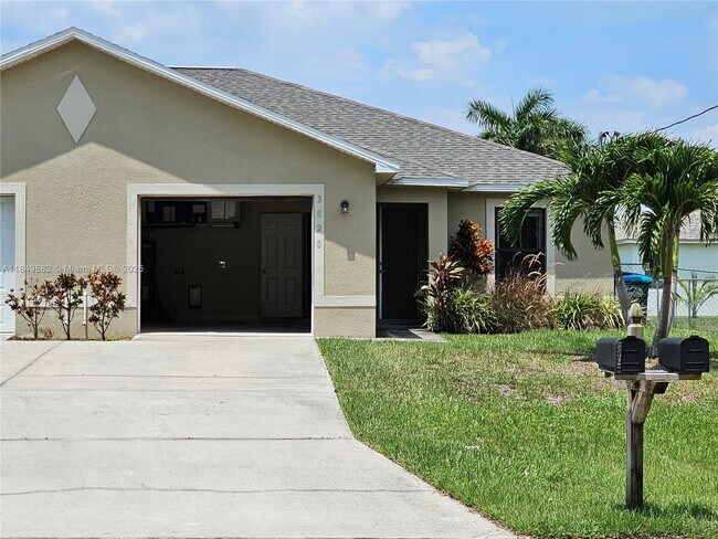Building Photo - 3820 SW 16th Pl