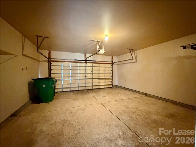 Building Photo - 12331 Cumberland Cove Dr