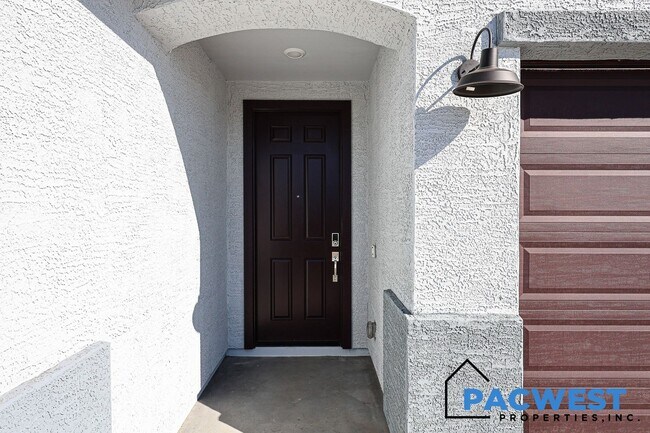 Building Photo - Your new home for lease!