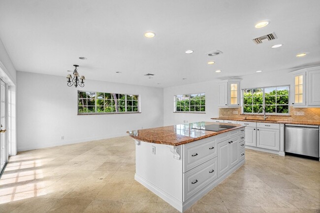 Building Photo - 1349 Mulberry Way