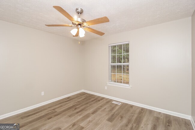 Building Photo - 171 Spring Ridge Dr