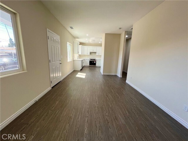 Building Photo - 1081 W Rialto Ave