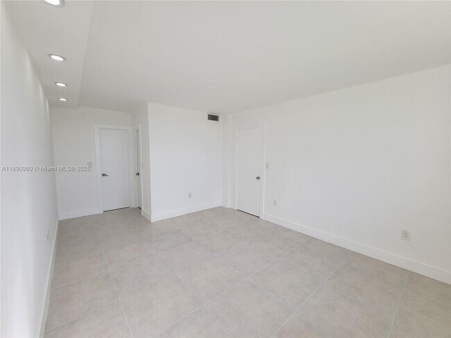 Building Photo - 3010 Marcos Dr