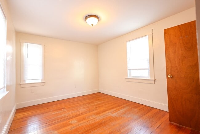 Building Photo - 68 Newhall St