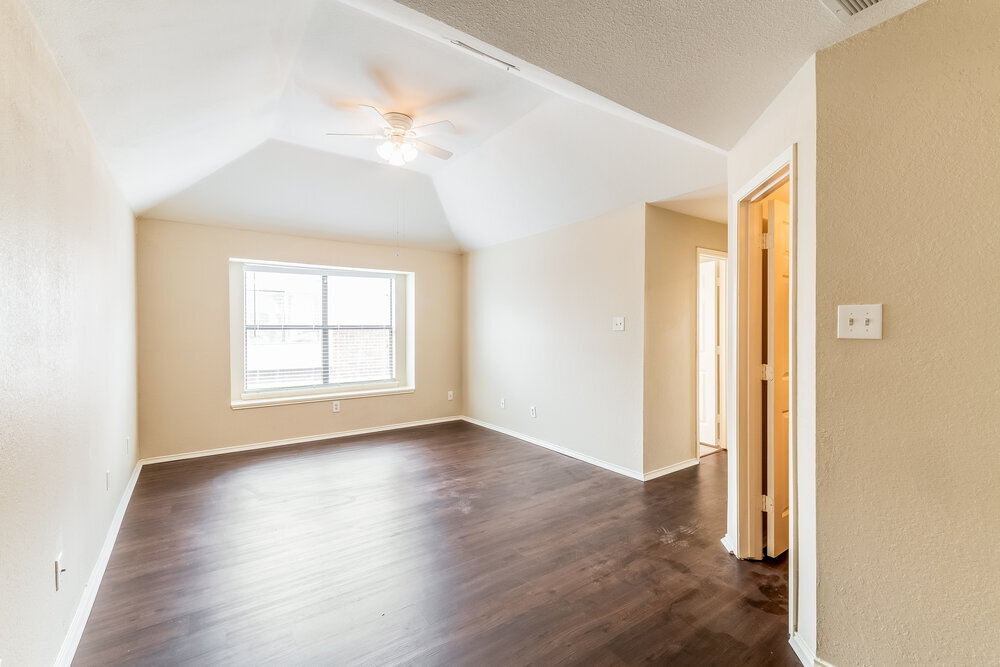 Building Photo - 2624 Beeman Dr