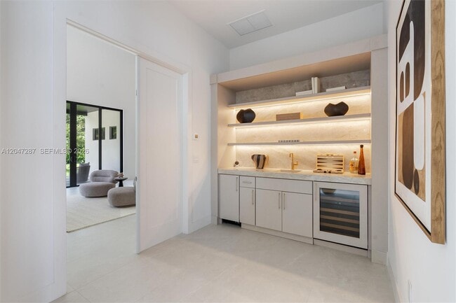 Building Photo - 14930 SW 16 Ct