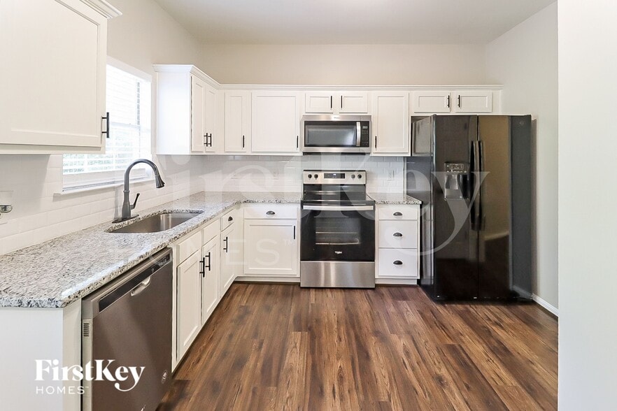 Building Photo - 21393 Willow Way Dr