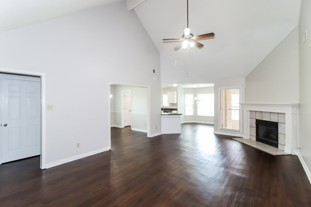 Building Photo - 9335 Barrow Dr