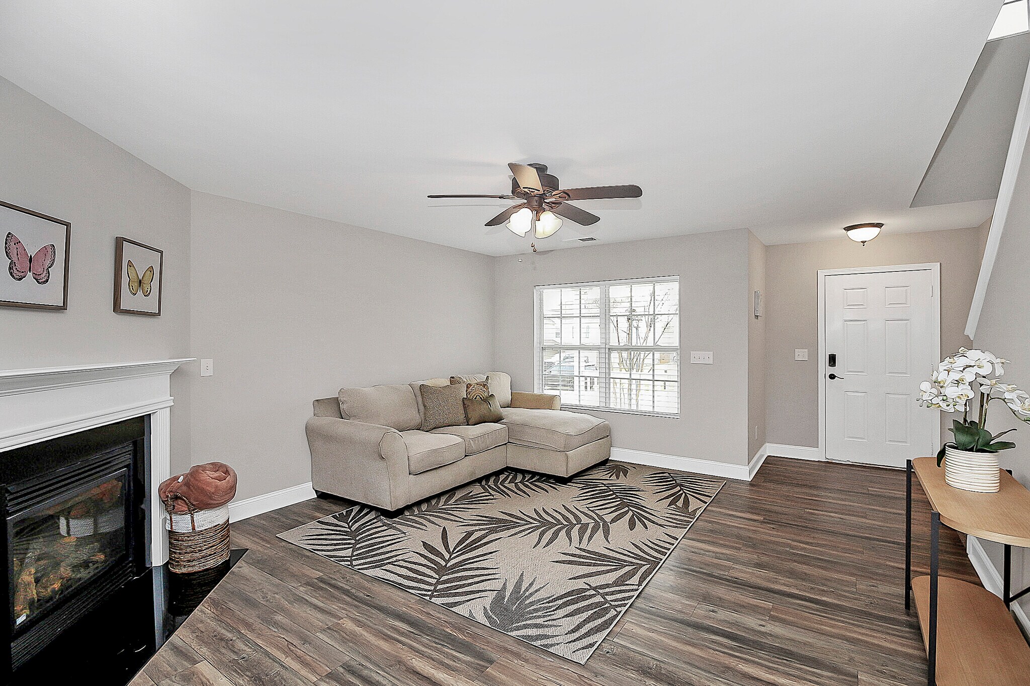 Building Photo - 1711 Rustic Arch Way