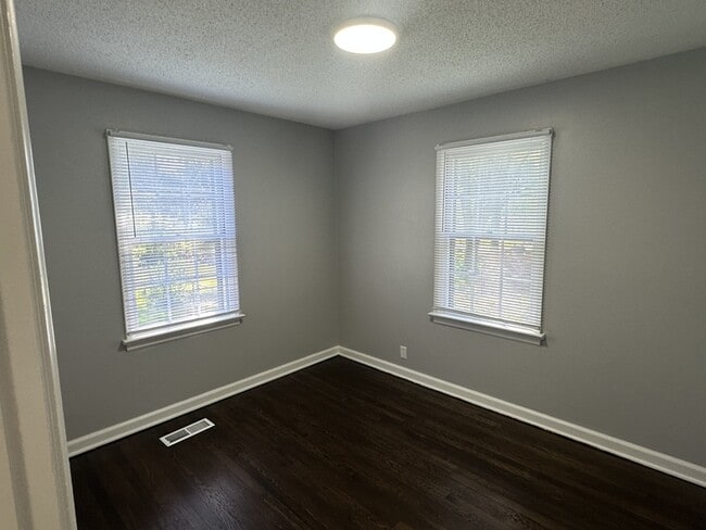 Building Photo - 10110 Tappan Dr
