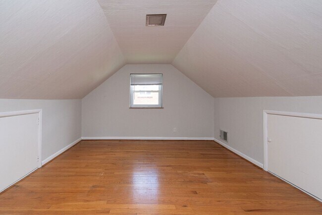 Building Photo - 3627 Edgebrook Dr