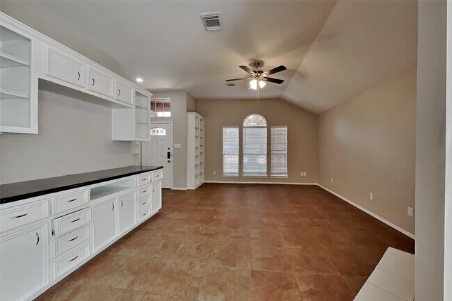 Building Photo - 21027 Terrace View Dr